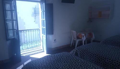 Triple Room with Shared Bathroom