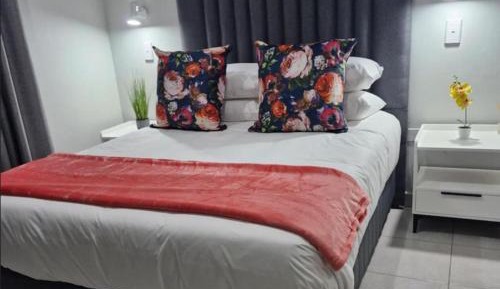 Standard Queen Room