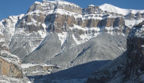 Double or Twin Room with Mountain View