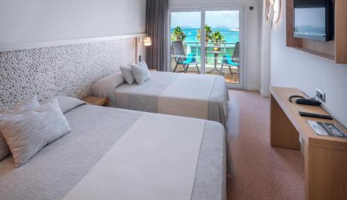 Triple Privilege with Sea View Lateral