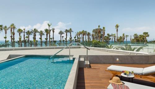 Swim Up Junior Suite Sea View