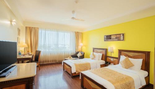 Executive Twin Room with complimentary business center access