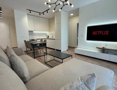 Two-Bedroom Deluxe Apartment with Balcony
