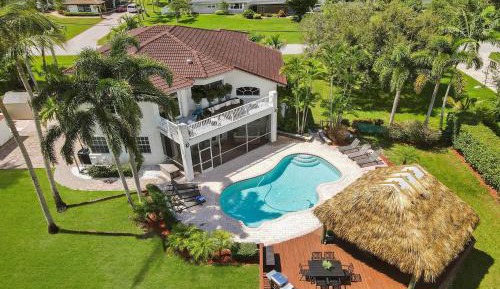 Seven-Bedroom House