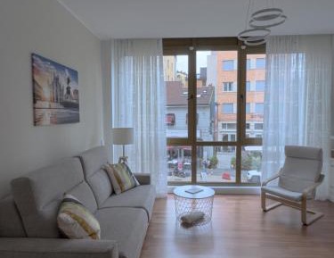 One-Bedroom Apartment with View