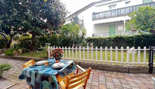 One-Bedroom Apartment with Garden