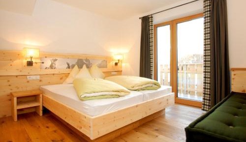 One-Bedroom Apartment with Balcony