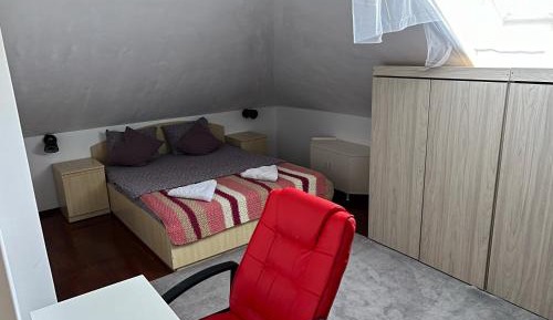 One-Bedroom Apartment with View