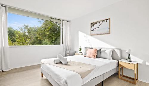 Queen Room with Private Bathroom