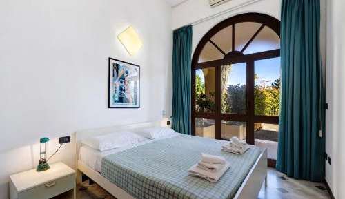 Superior One-Bedroom Apartment