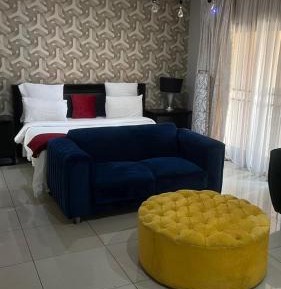 Deluxe King Suite