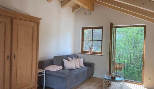 Apartment with Mountain View