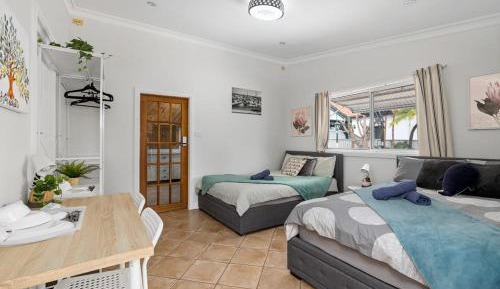 Quadruple Room with Private Bathroom