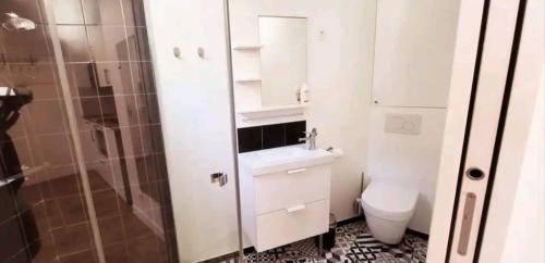Deluxe Studio