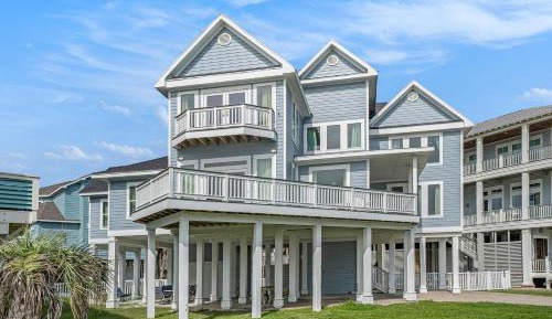 Six-Bedroom House