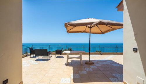 Villa - Beach Front