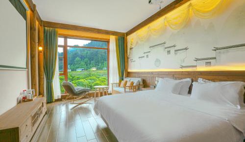 King Room with Mountain View