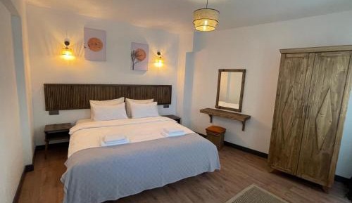 Studio Apartment with Balcony