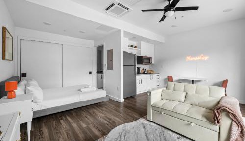 Studio Apartment with Queen Bed
