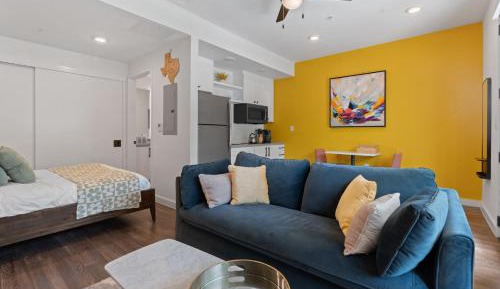 Studio Apartment with Balcony