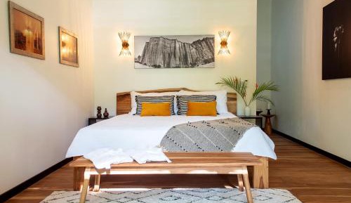 King Suite with Pool View