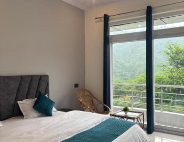 Double Room with Mountain View