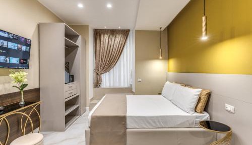 Deluxe Suite with Spa Bath
