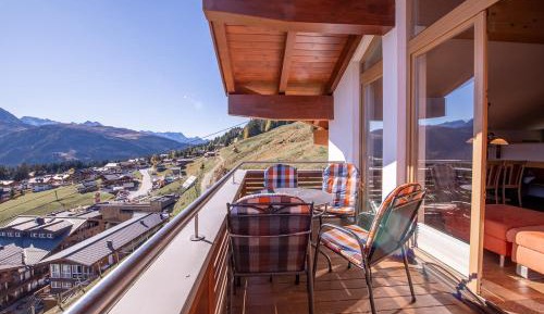 Apartment with Mountain View