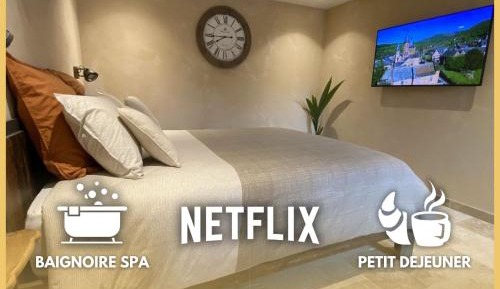 Queen Room with Spa Bath