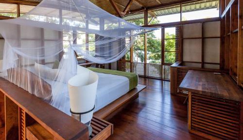 Bungalow - Water Front 