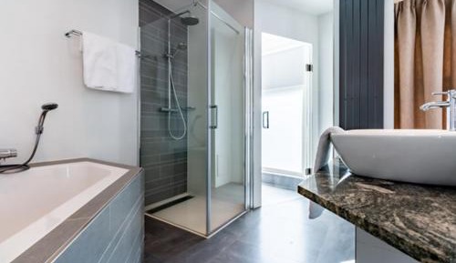 Deluxe Double Room with Bath