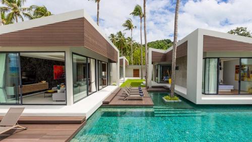 Villa - Beach Front