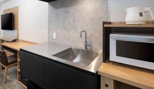 【Renewal】Comfort Double with Kitchen - House Keeping is Optional with Additional Cost