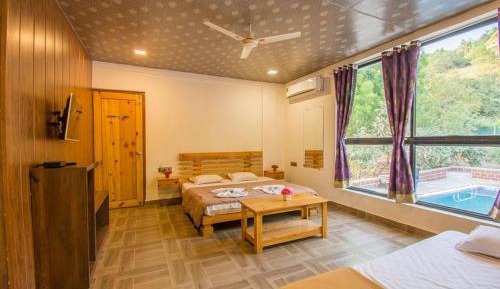 Deluxe Family Room