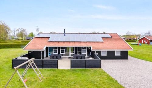 Six-Bedroom Holiday Home