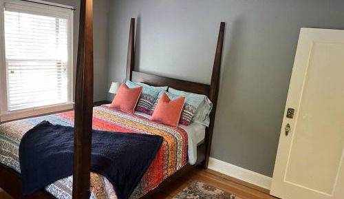 Queen Room with Shared Bathroom