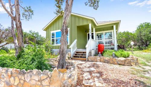 Three-Bedroom Holiday Home 