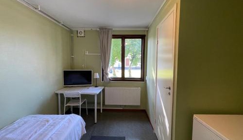 Single Room with Private Toilet 