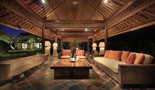 Villa - Beach Front