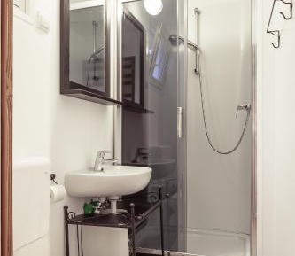 Deluxe Mobile Home with Jacuzzi