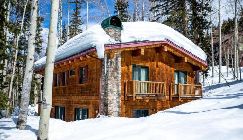 Five-Bedroom Holiday Home