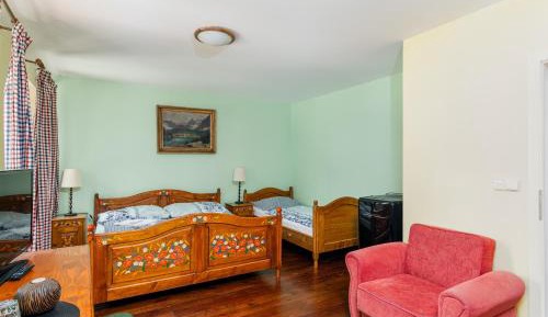 Quadruple Room with Private Bathroom