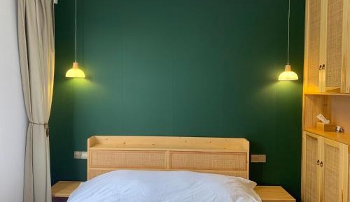 Queen Room