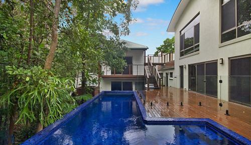 Six-Bedroom House