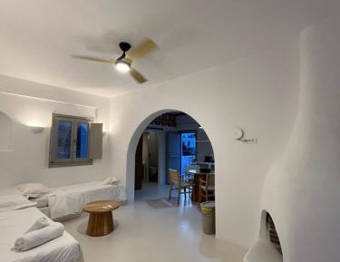 One-Bedroom Deluxe Apartment