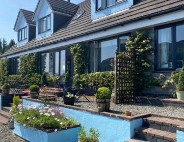 Double room with Private Bathroom and stunning Loch view