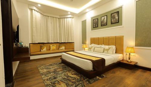 Leopard Club Room