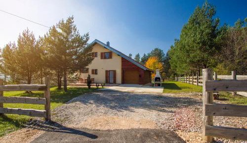 Three-Bedroom Holiday Home 