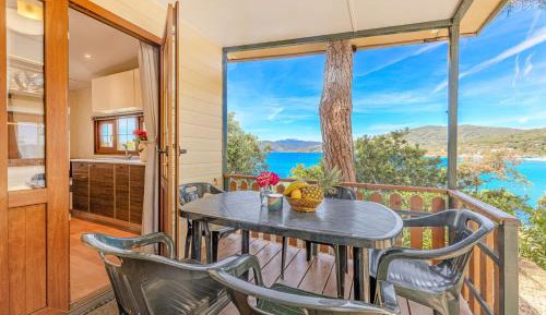 Bungalow with Sea View
