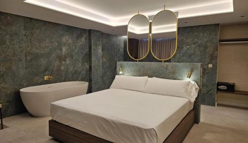 Deluxe King Suite Junior